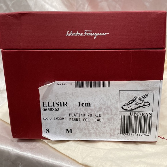 Salvatore Ferragamo brand new gold flat authentic sandals with buckle - Picture 12 of 14